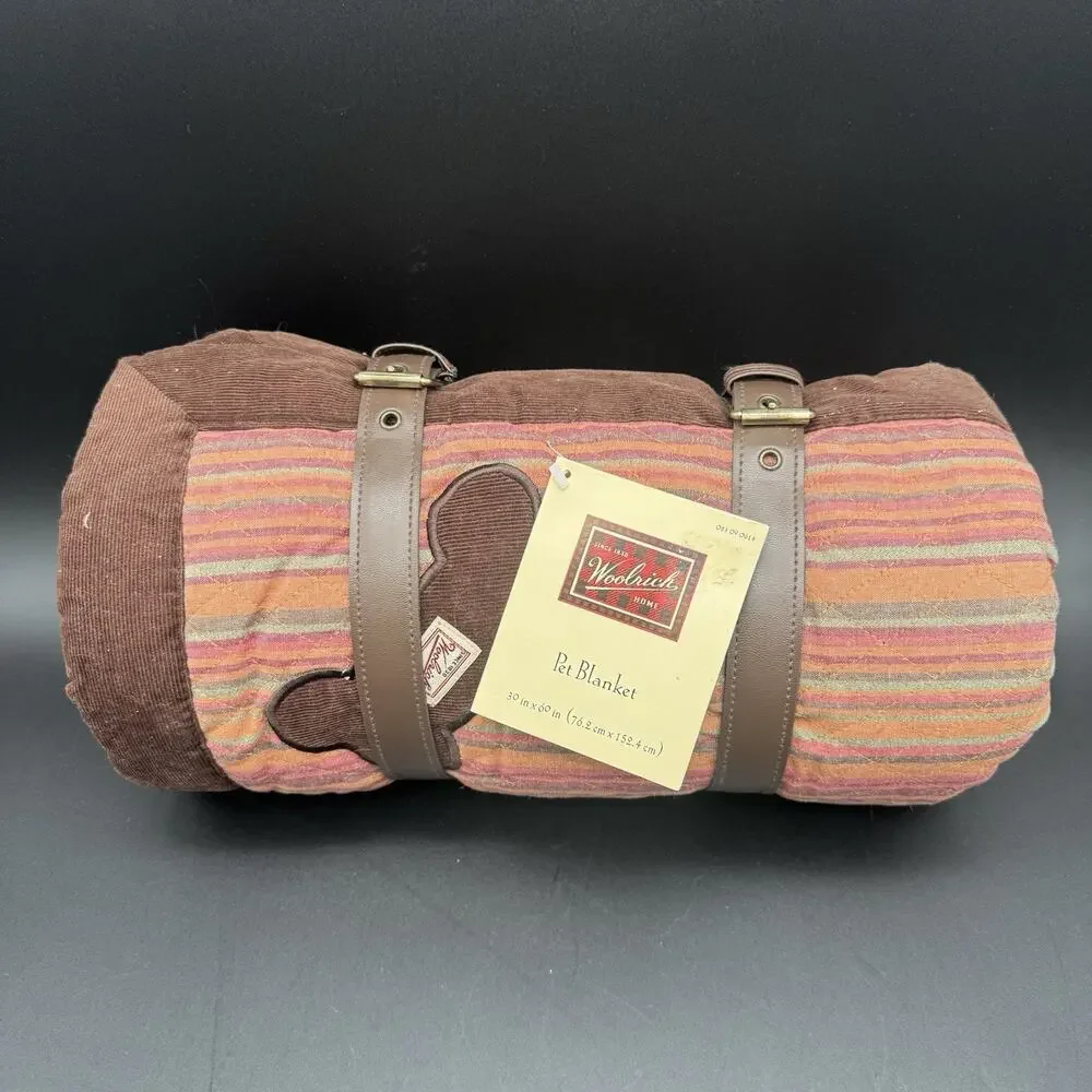 NWT Woolrich Pet Blanket 30x60 inches With Harness Buckle Straps & Handle Travel